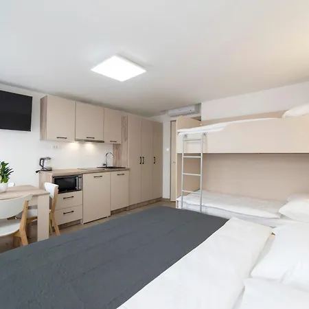 Appartement Pamer, 4th Floor, No Elevator Zagreb