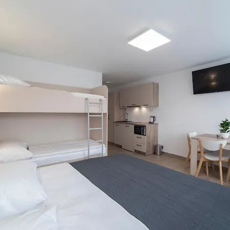 Appartement Pamer, 4th Floor, No Elevator *