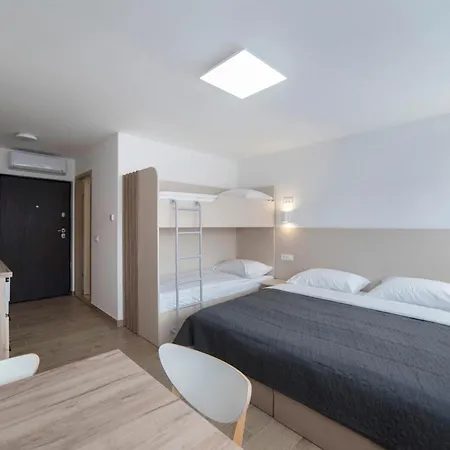 Apartment Pamer, 4th Floor, No Elevator